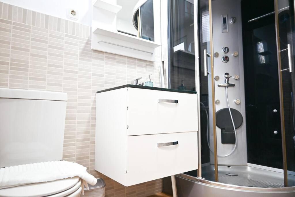 Apartamento Agradable Apartamento Temporal De 1 Dormitorio En Madrid Pez30 Exterior foto